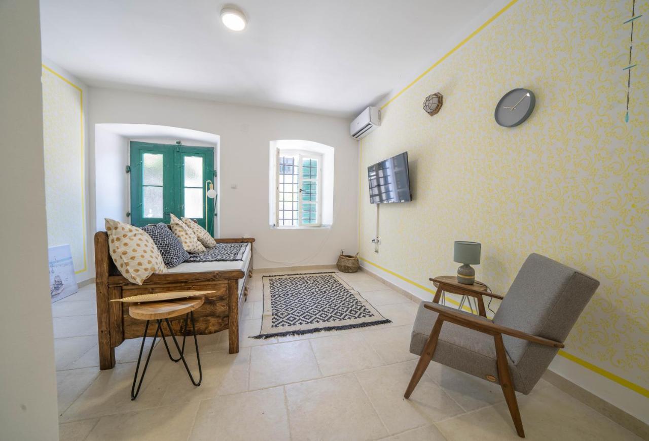 Apartments Oliva Risan Exterior photo