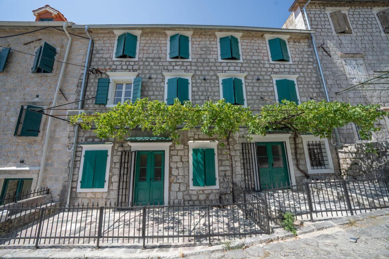 Apartments Oliva Risan Exterior photo