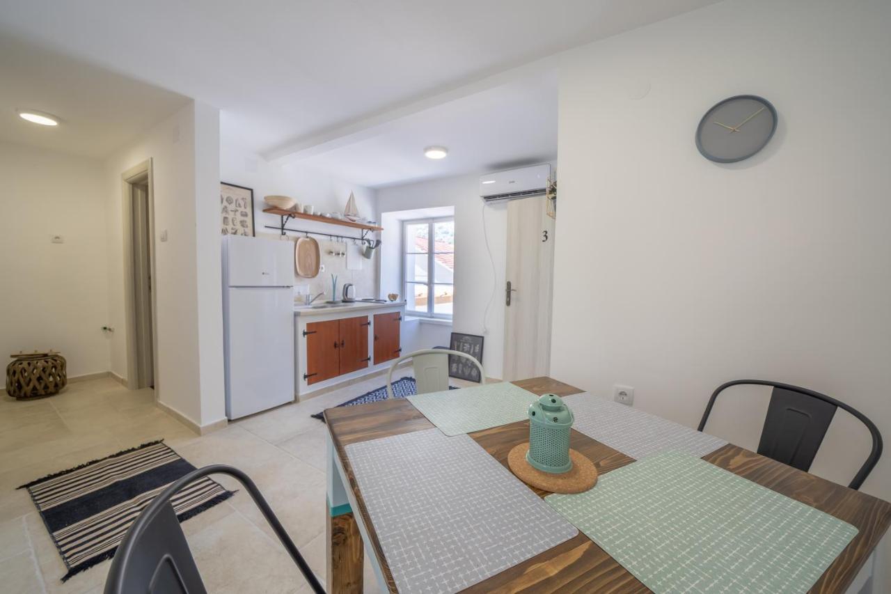 Apartments Oliva Risan Exterior photo